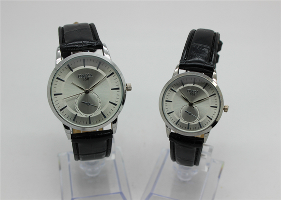 Le rayon de soleil analogue de montre de quartz de montres-bracelet de couples de bracelet en cuir d'alliage composent le seconde disque 60