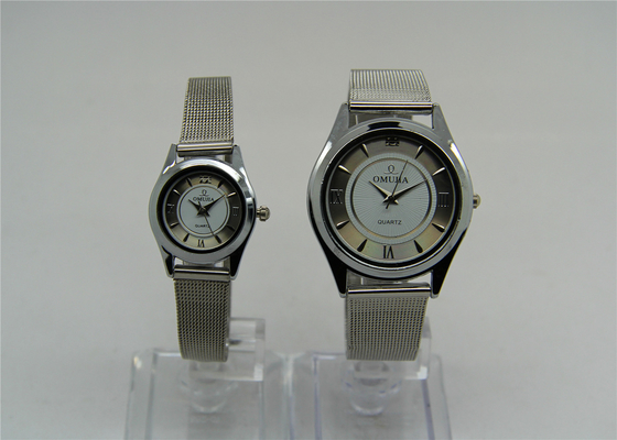 Le quartz analogue japonais couple la courroie en acier de ruban réglée par montres, montre d'amants